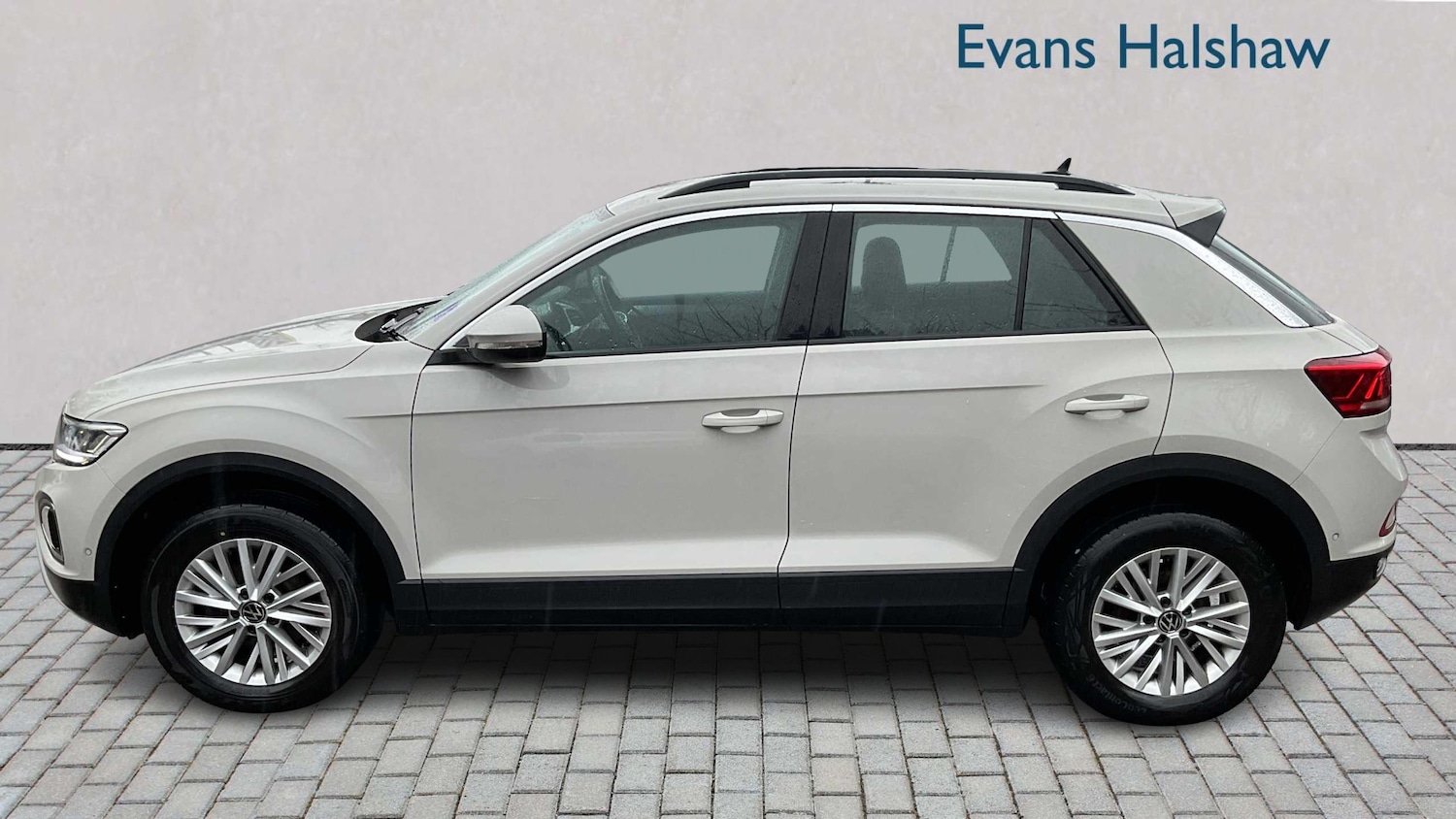 Used Volkswagen T-Roc for sale - 77861757: Photo 3