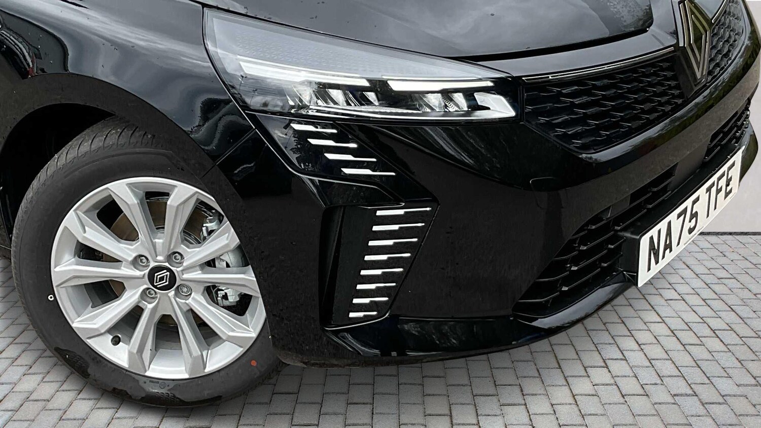 Used Renault Clio 2025 for sale - 77858224: Photo 33