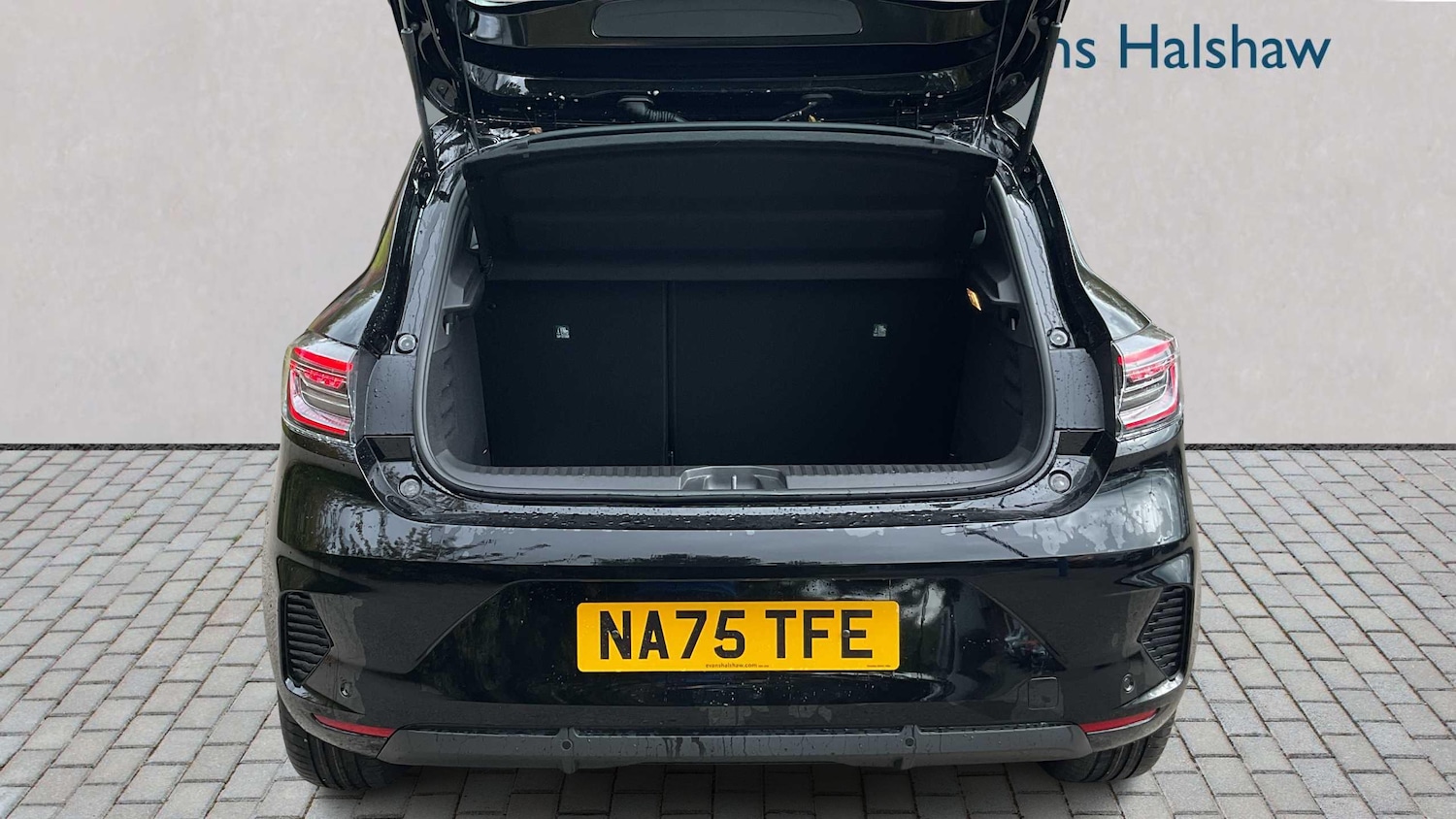 Used Renault Clio 2025 for sale - 77858224: Photo 4