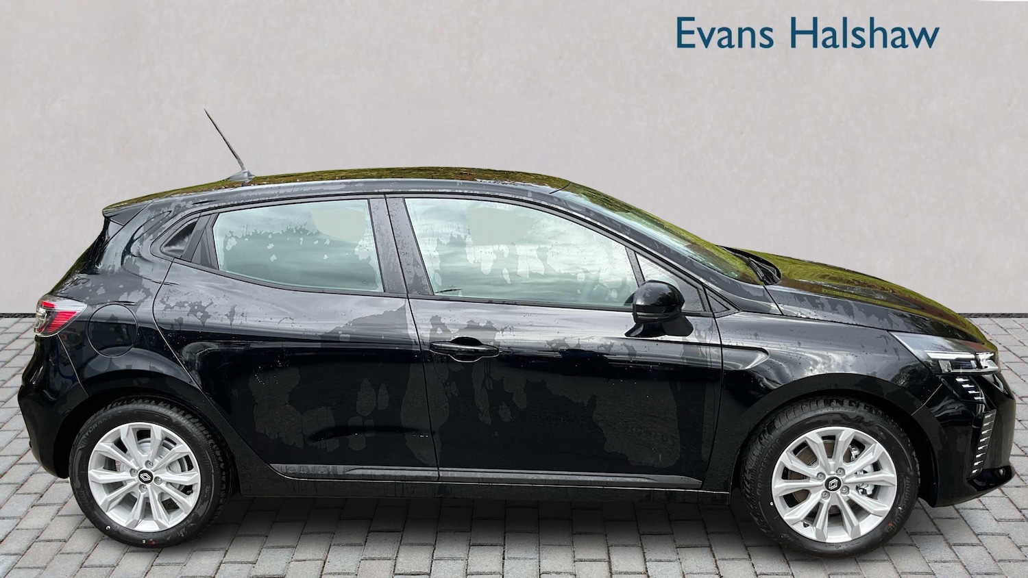 Used Renault Clio 2025 for sale - 77858224: Photo 5