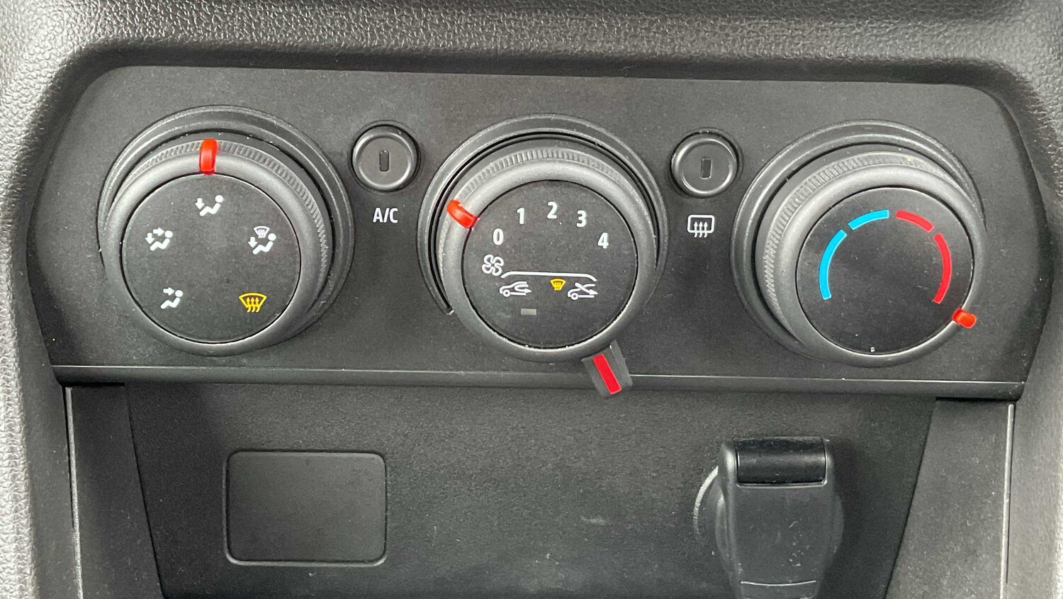 Used Dacia Sandero 2022 for sale - 77859028: Photo 15