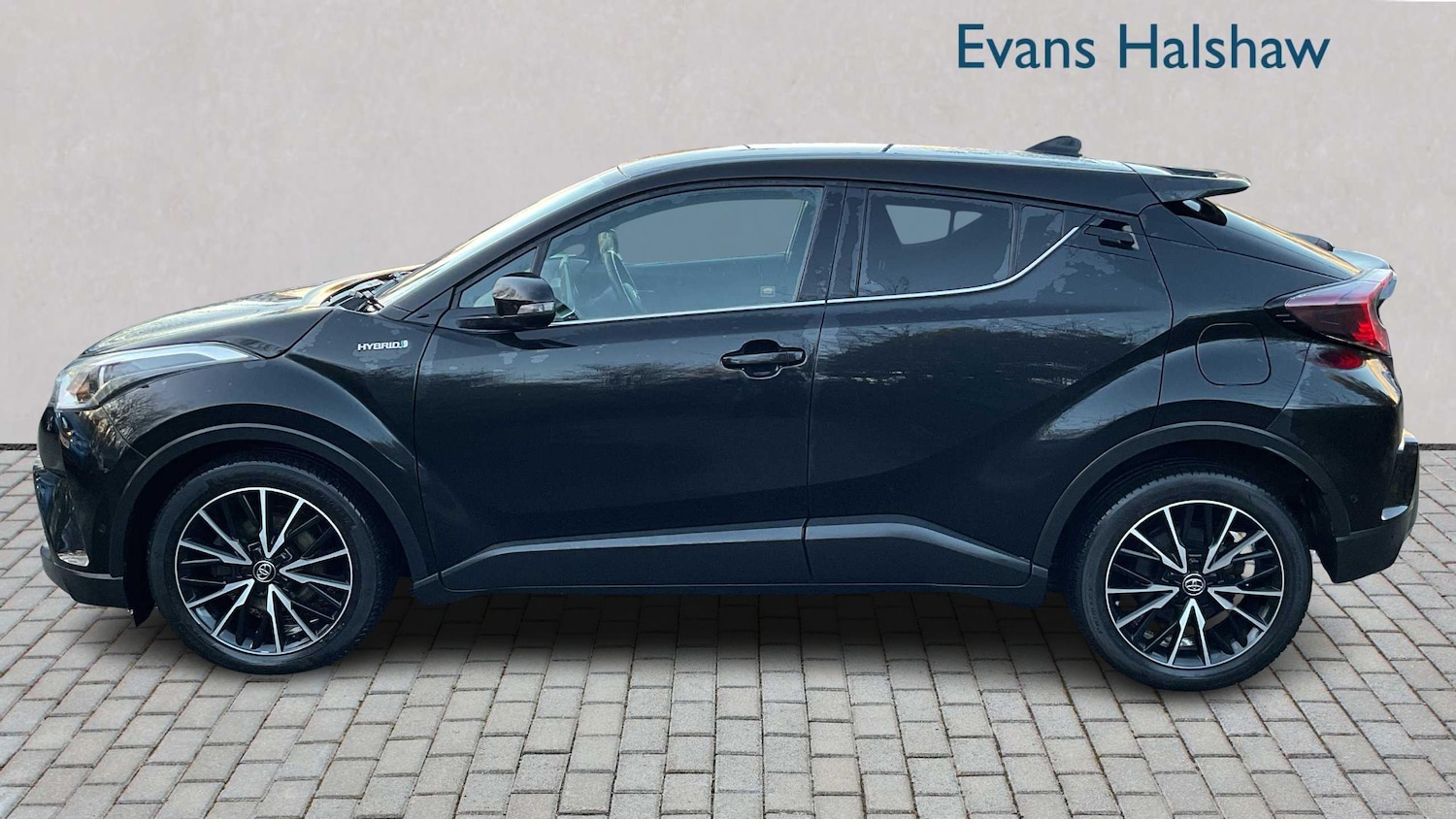 Used Toyota C-HR for sale - 77860588: Photo 3