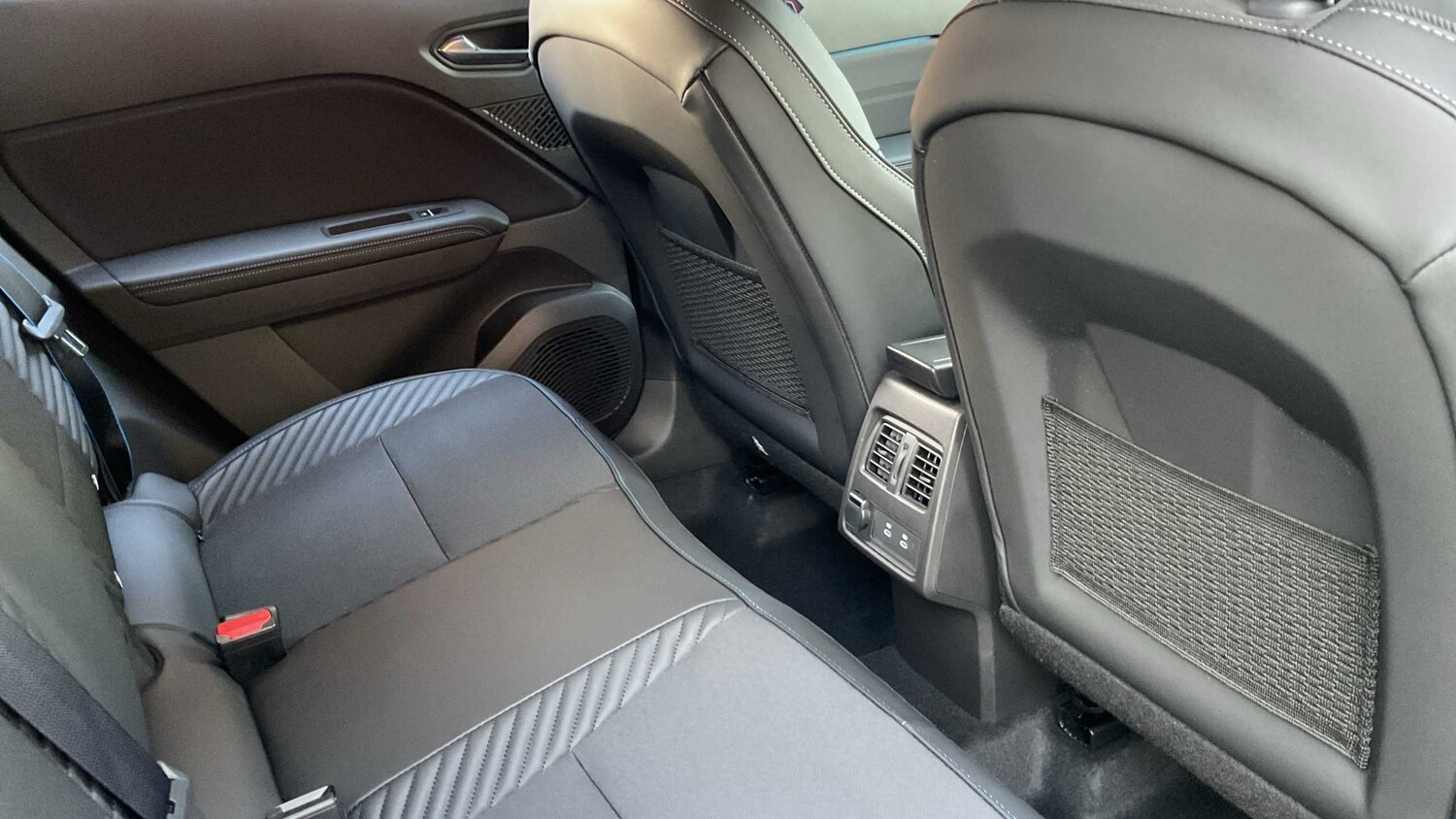 Used Renault Captur for sale - 77860220: Photo 16