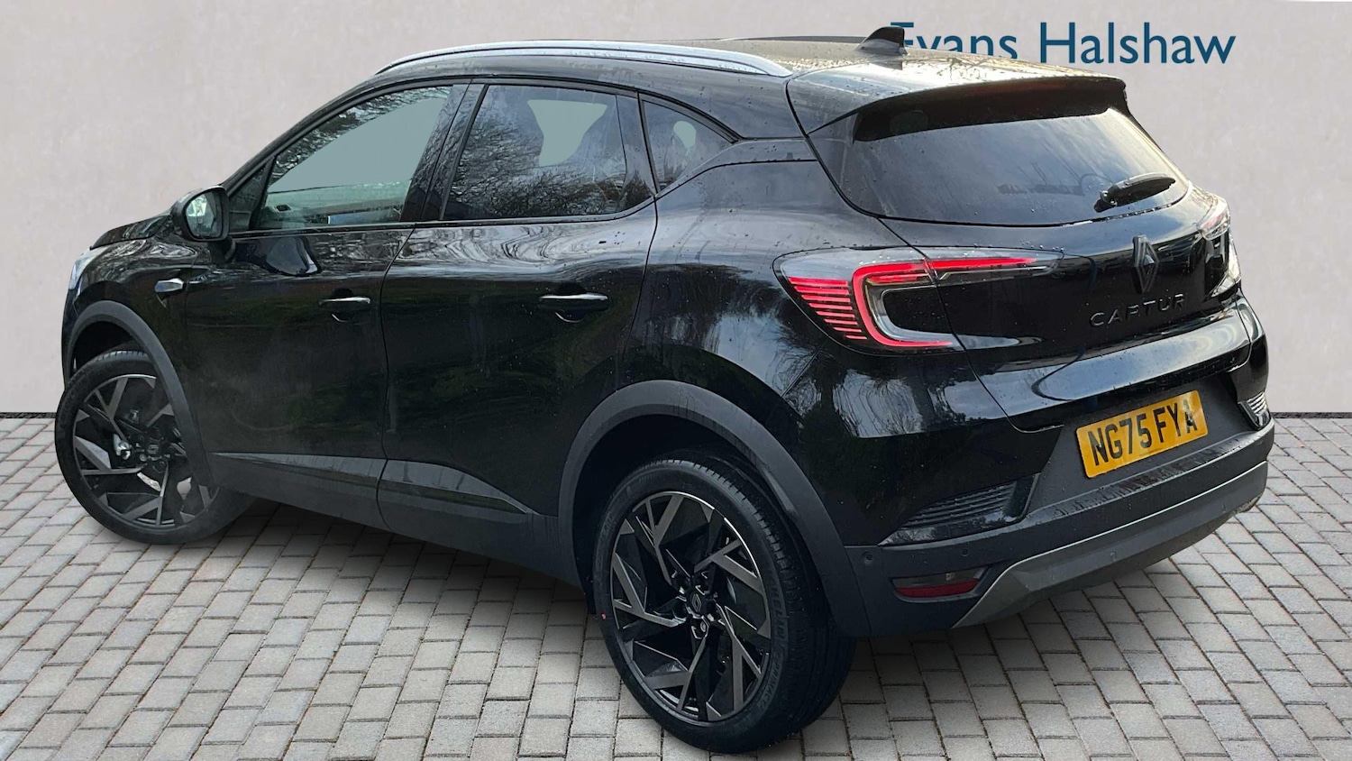 Used Renault Captur for sale - 77860220: Photo 3