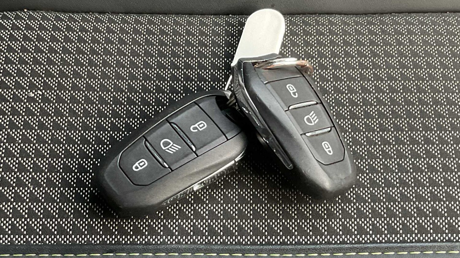 Used Peugeot 2008 2022 for sale - 77859508: Photo 17