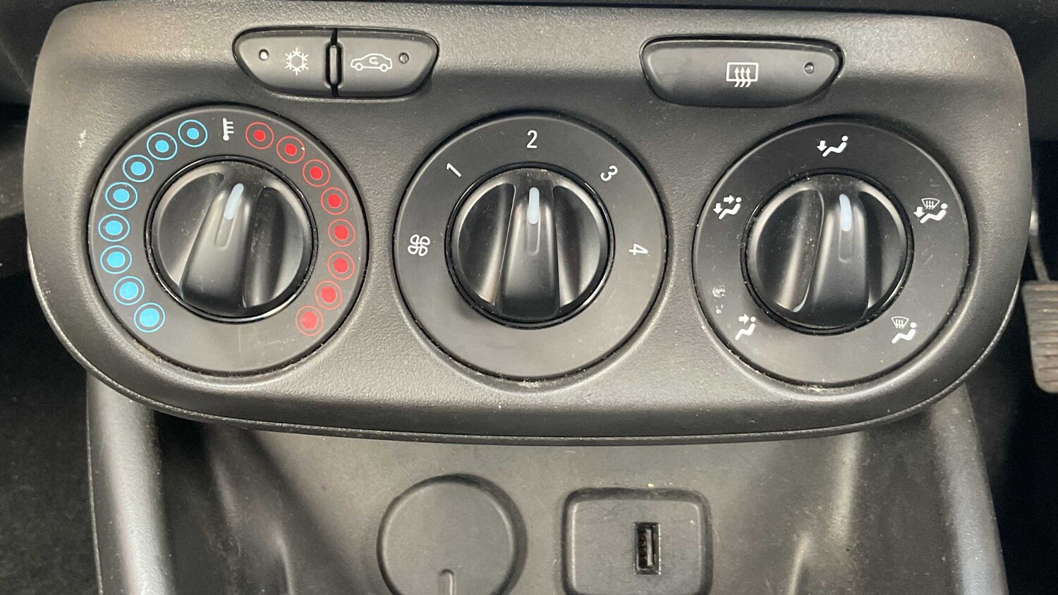 Used Vauxhall Corsa 2016 for sale - 77856738: Photo 12