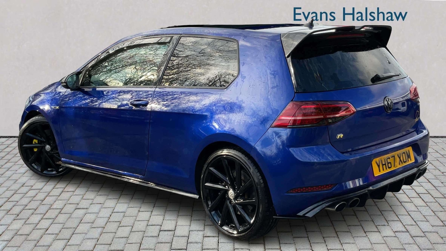 Used Volkswagen Golf 2017 for sale - 77972632: Photo 2