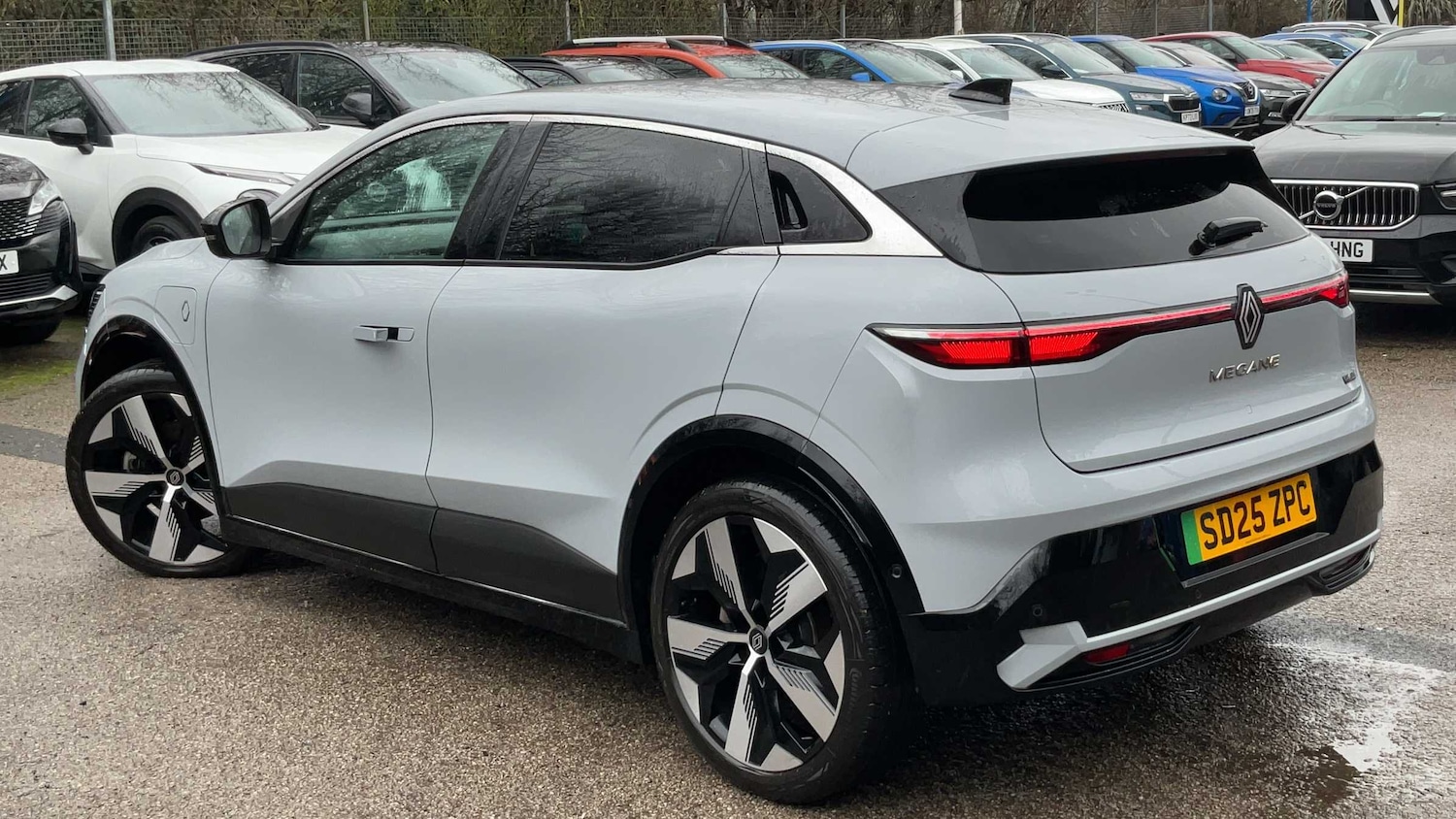 Used Renault Megane E Tech 2025 for sale - 77942905: Photo 2