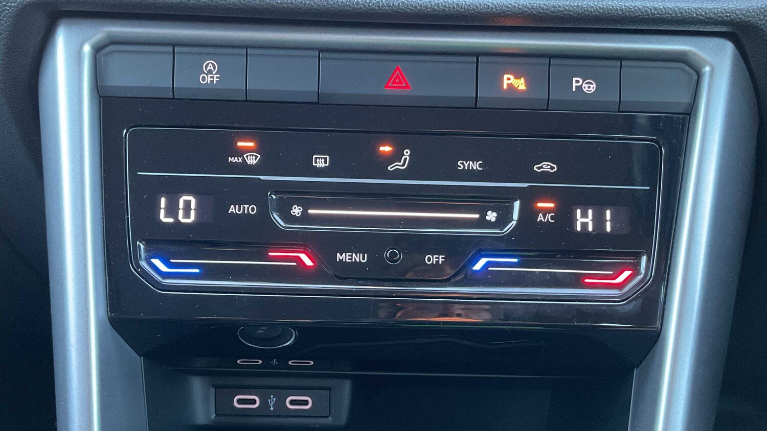 Used Volkswagen T-Roc for sale - 77860633: Photo 18