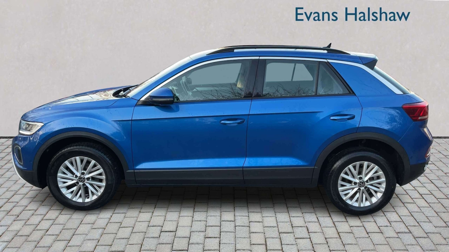 Used Volkswagen T-Roc for sale - 77860633: Photo 3