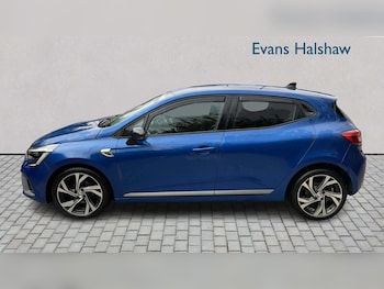 Used Renault Clio 2023 for sale - 79556171: Photo