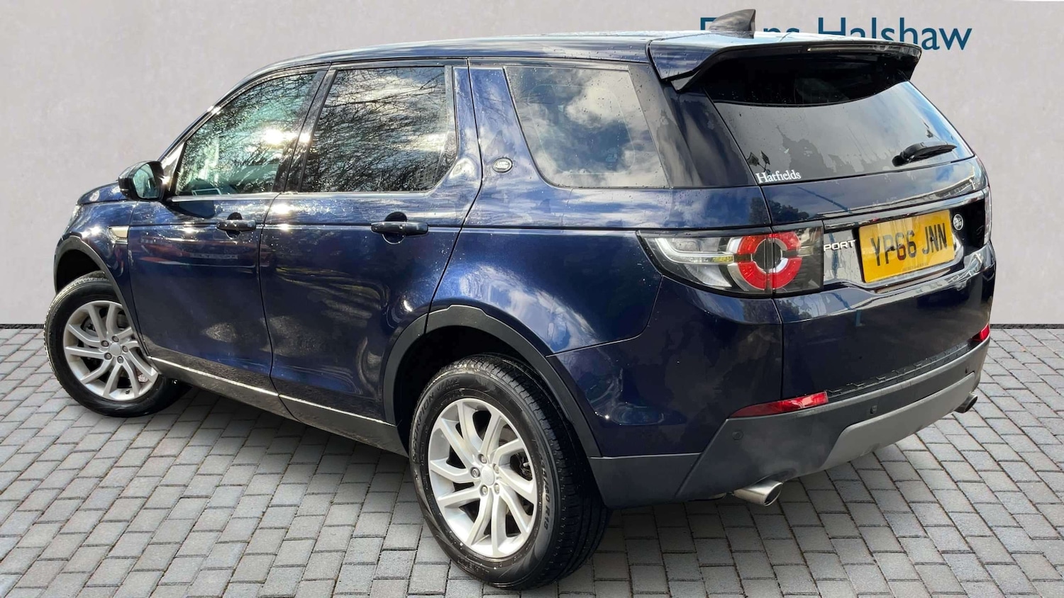 Used Land Rover Discovery Sport 2016 for sale - 77886056: Photo 2