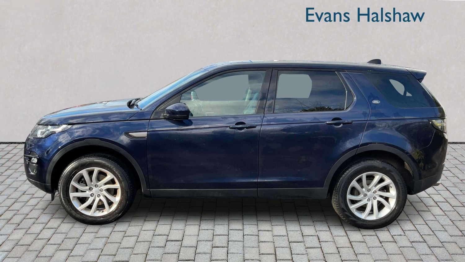 Used Land Rover Discovery Sport 2016 for sale - 77886056: Photo 3