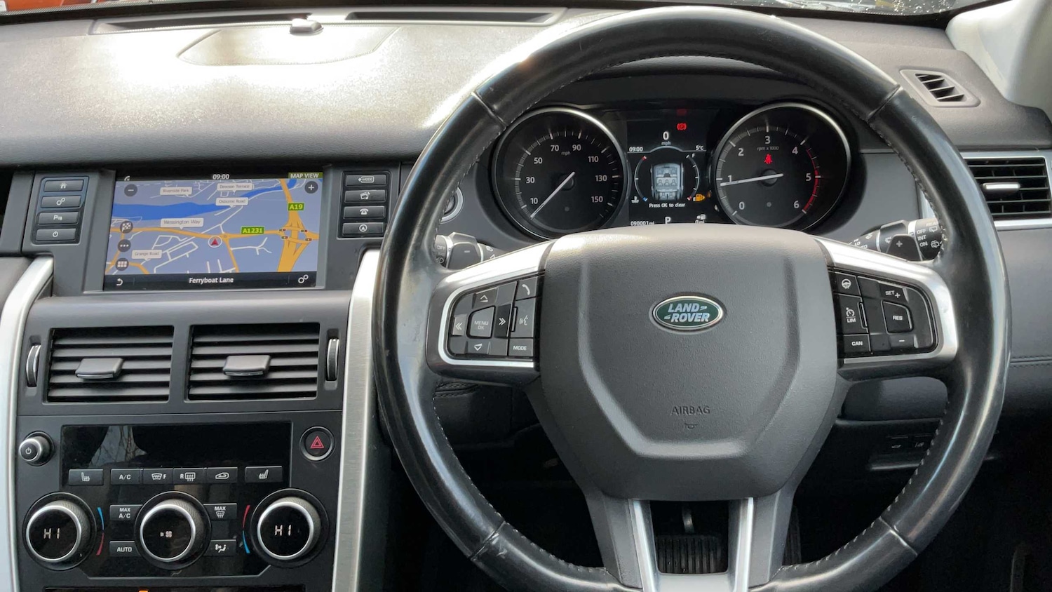 Used Land Rover Discovery Sport 2016 for sale - 77886056: Photo 9