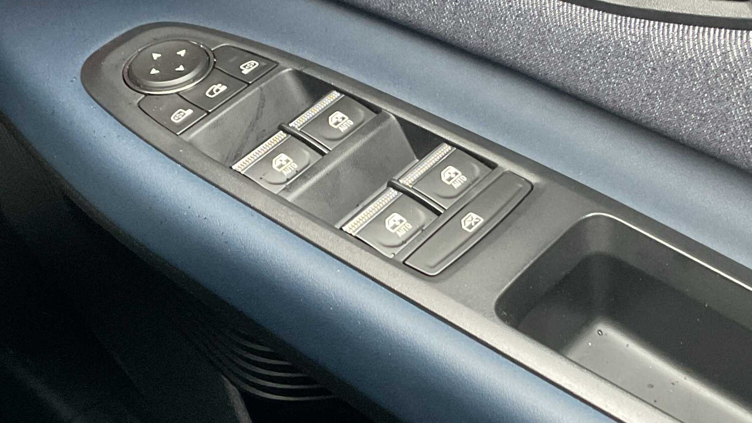 Used Renault 4 for sale - 77861923: Photo 29