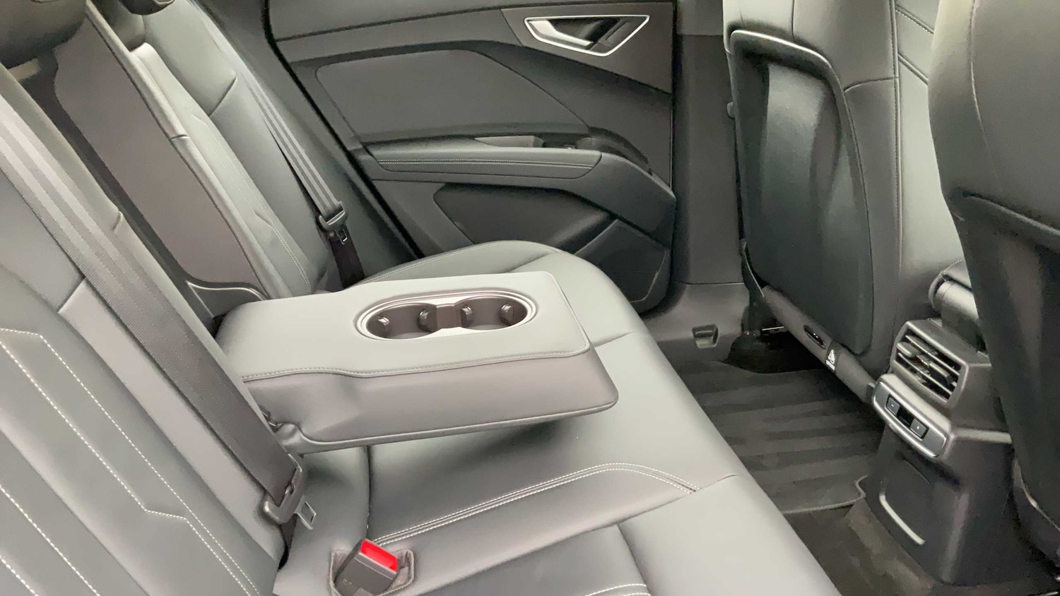 Used Audi Q4 e-tron 2024 for sale - 78104963: Photo 12