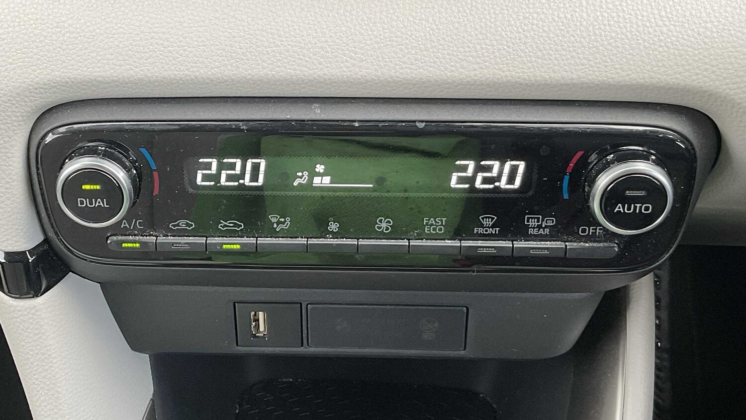 Used Toyota Yaris for sale - 77862026: Photo 18