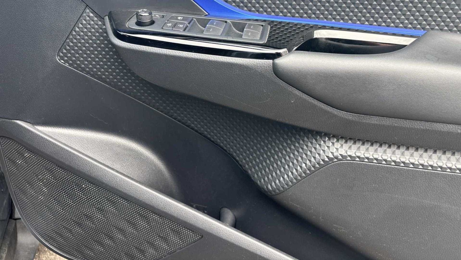 Used Toyota C-HR 2020 for sale - 77894381: Photo 25