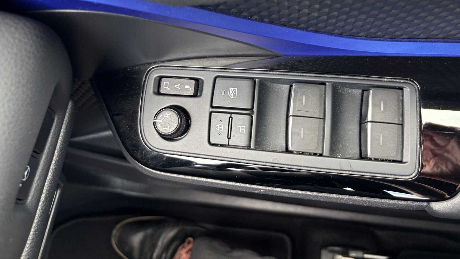 Used Toyota C-HR 2020 for sale - 77894381: Photo 32