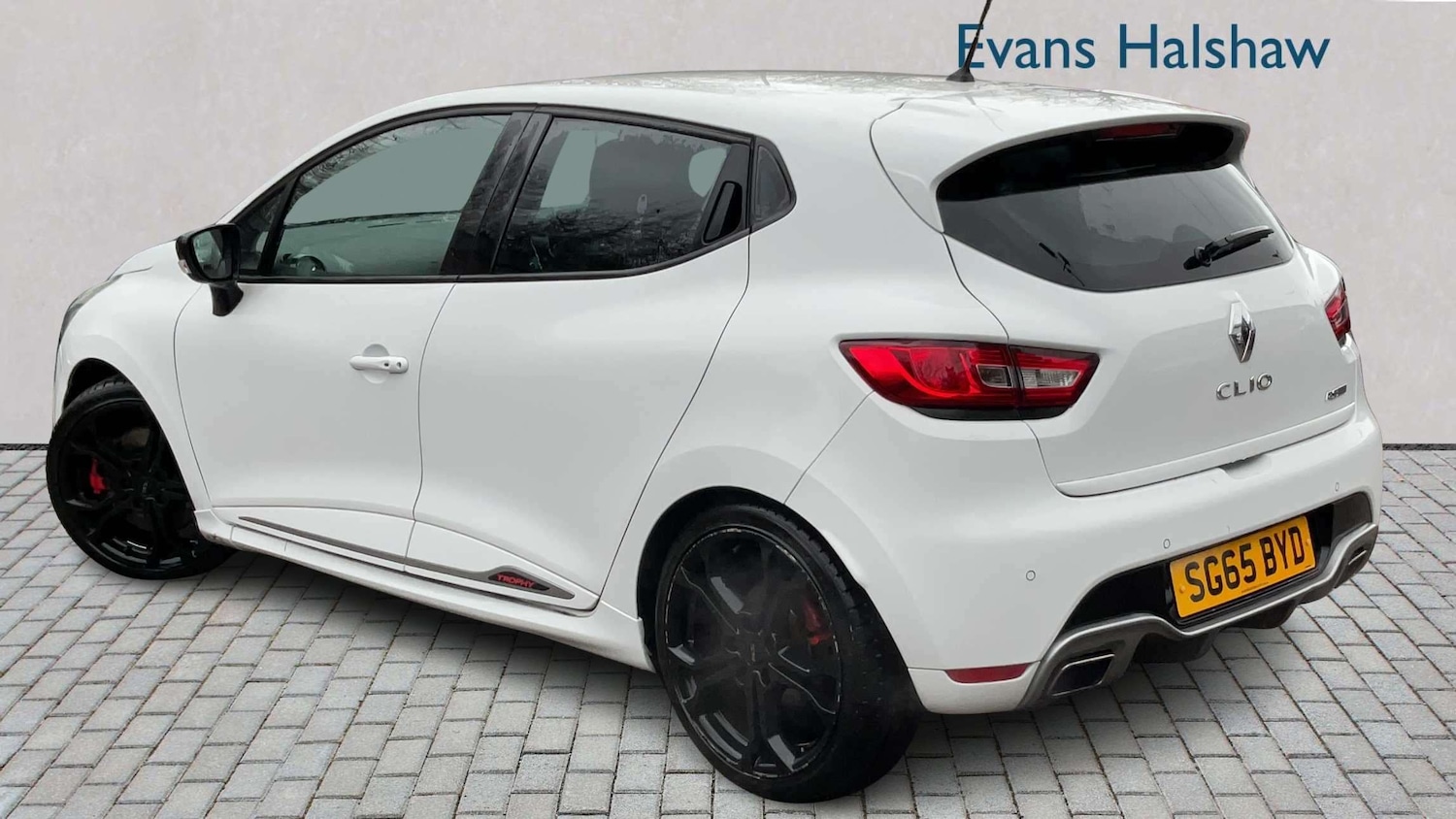 Used Renault Clio 2015 for sale - 77859605: Photo 2