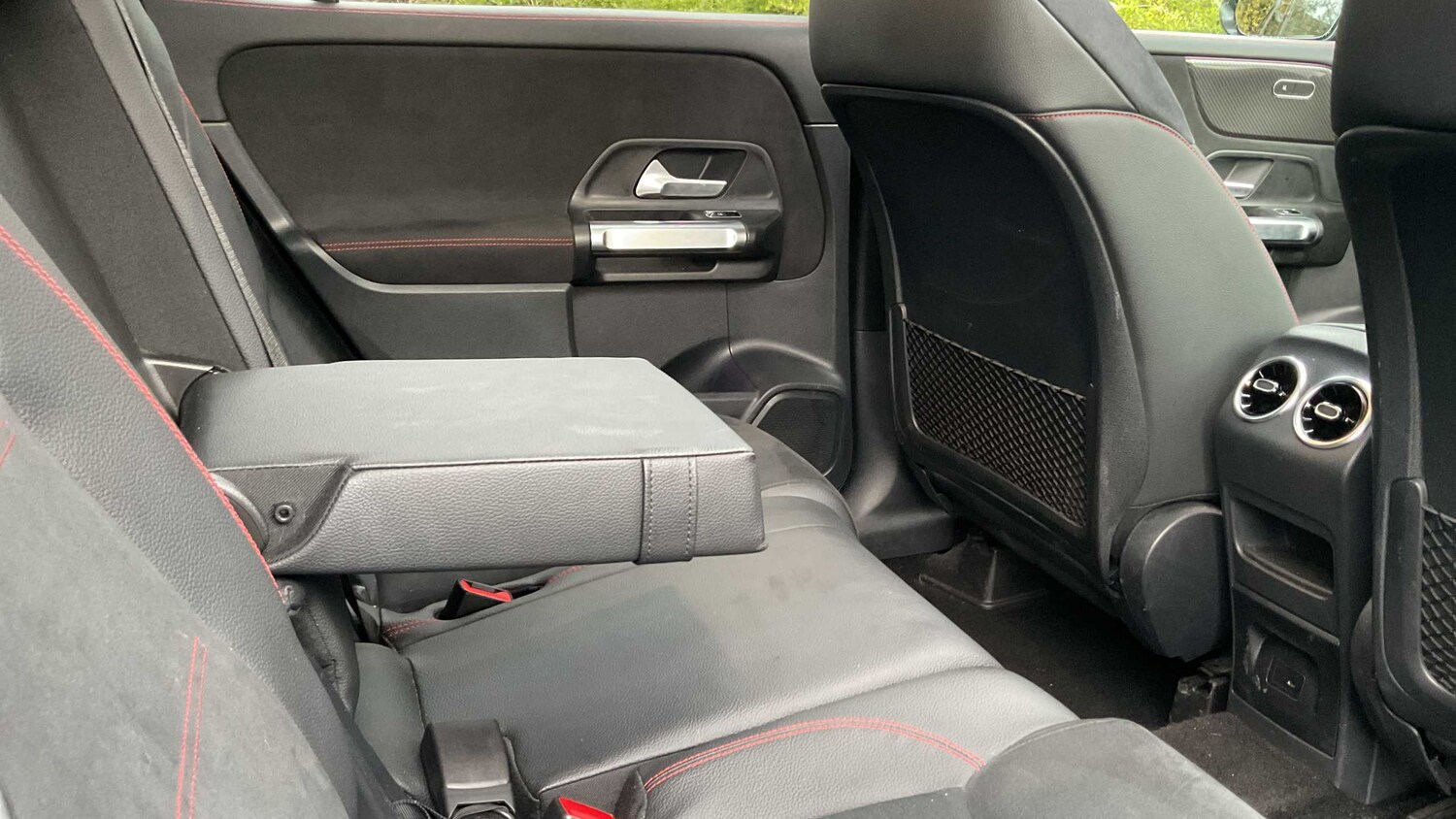 Used Mercedes-Benz GLB 2022 for sale - 77858002: Photo 12