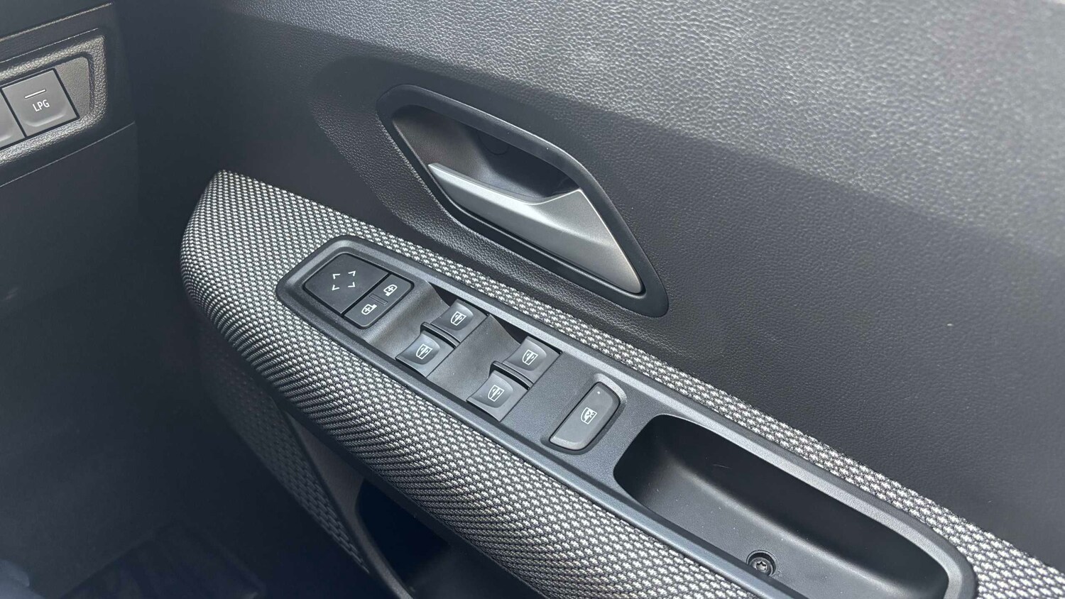 Used Dacia Sandero 2023 for sale - 78129737: Photo 18