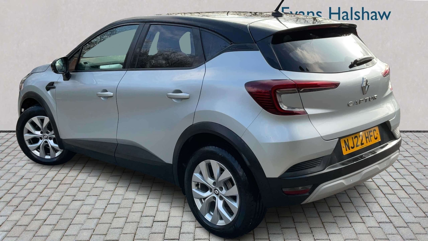 Used Renault Captur 2022 for sale - 77857657: Photo 2