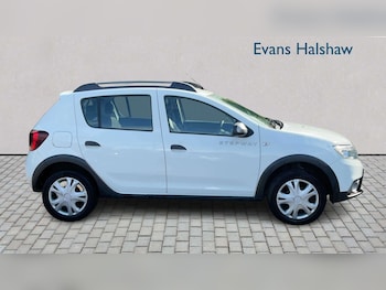 Used Dacia Sandero Stepway 2017 for sale - 78869635: Photo