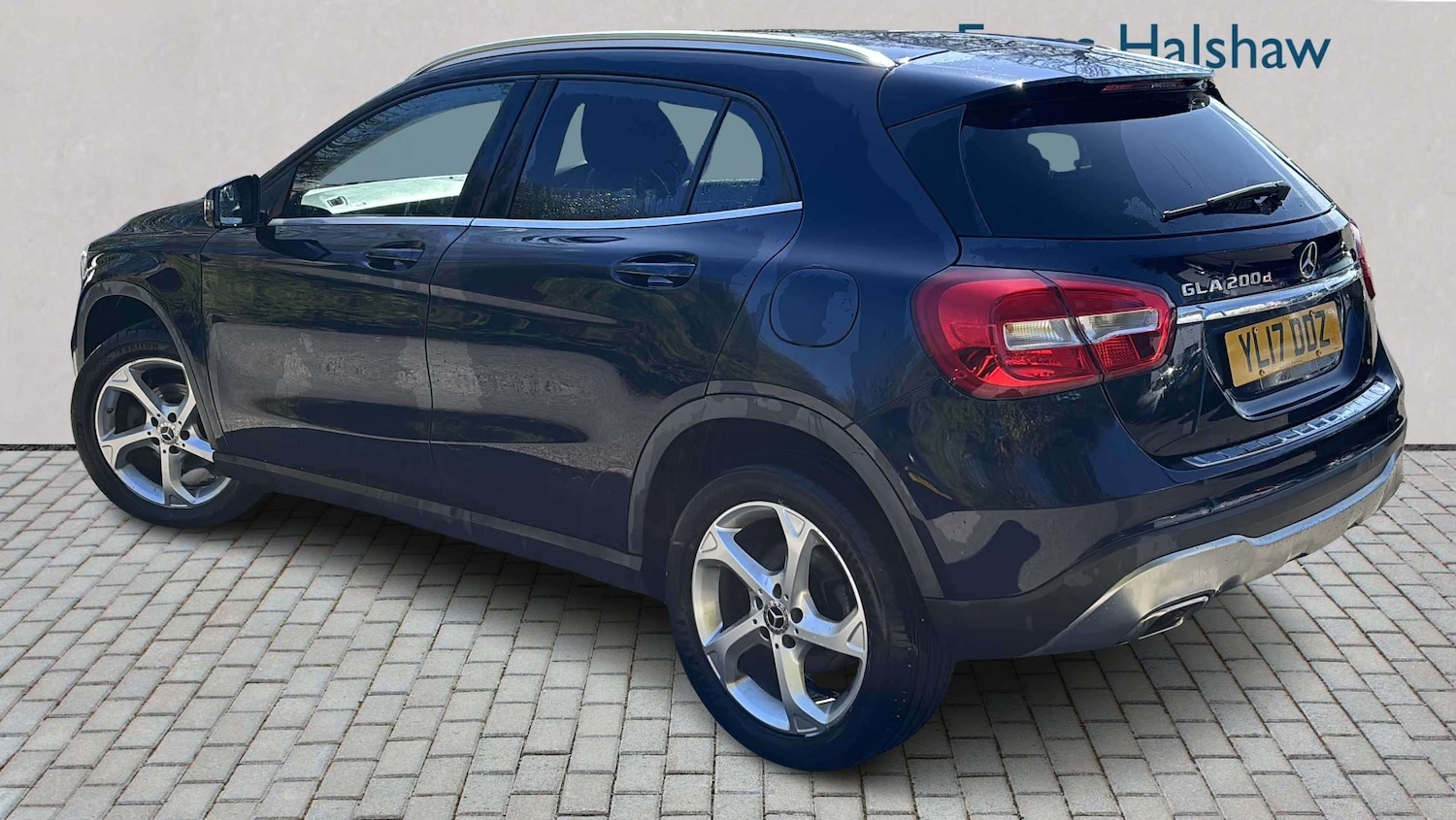 Used Mercedes-Benz GLA 2017 for sale - 78118593: Photo 2