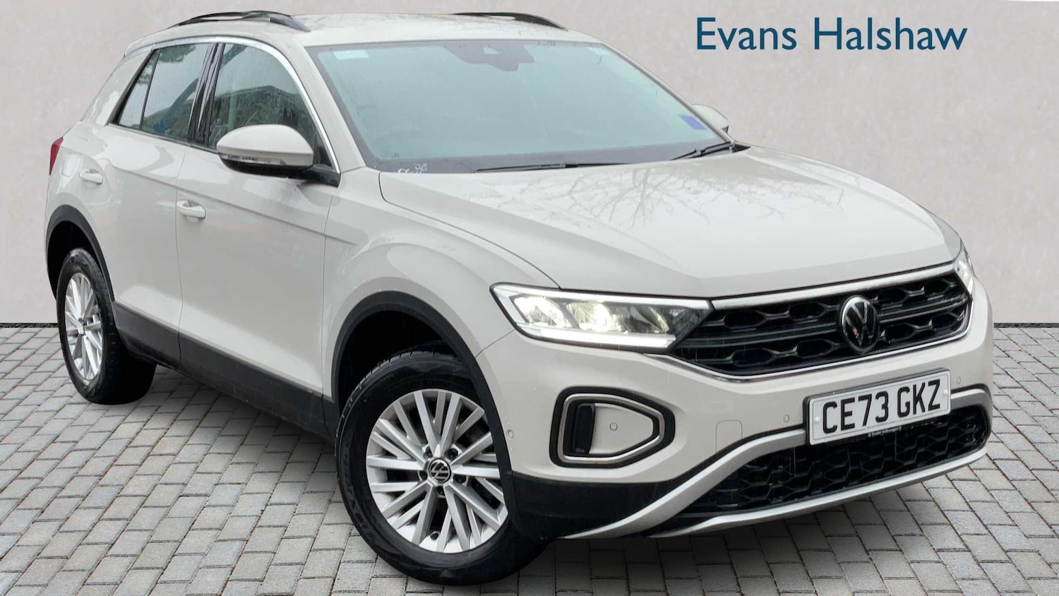 Used Volkswagen T-Roc 2023 for sale - 77960785: Photo 1