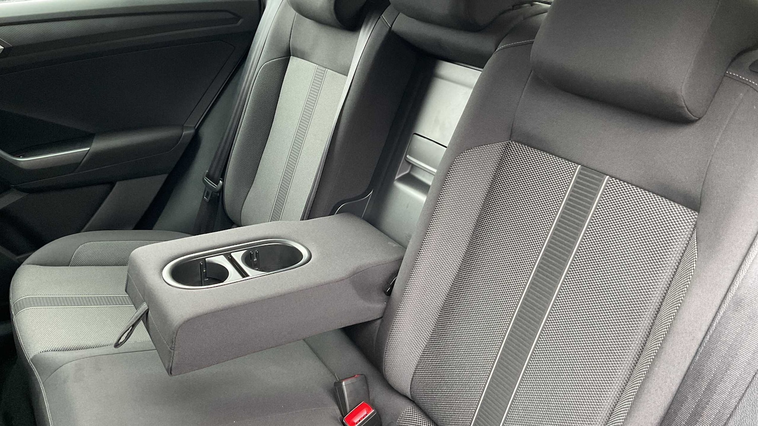 Used Volkswagen T-Roc 2023 for sale - 77960785: Photo 14