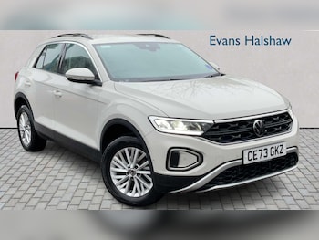 Used Volkswagen T-Roc 2023 for sale - 77960785: Photo