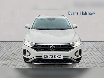 Used Volkswagen T-Roc 2023 for sale - 77960785: Photo