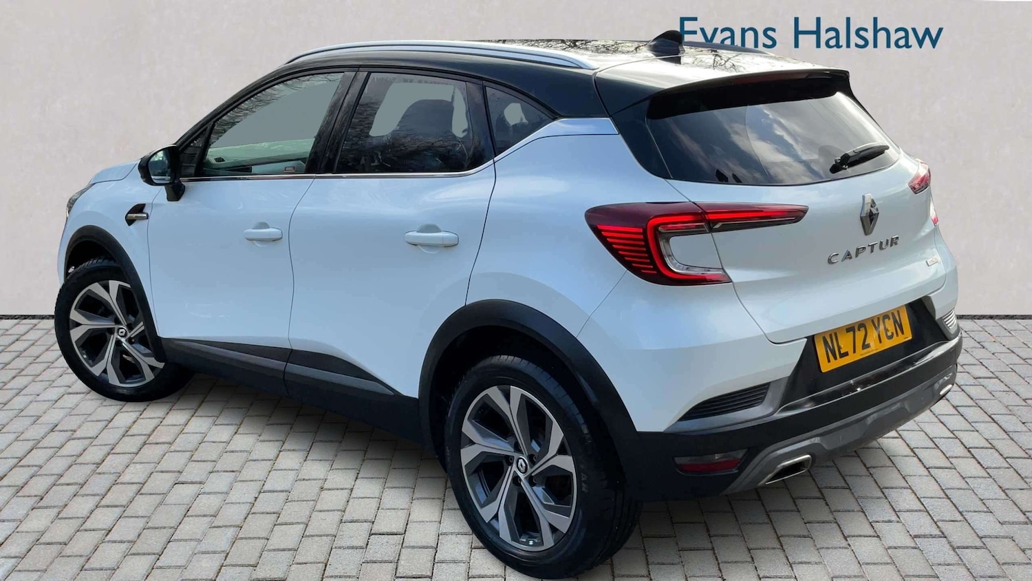 Used Renault Captur 2022 for sale - 77857225: Photo 2