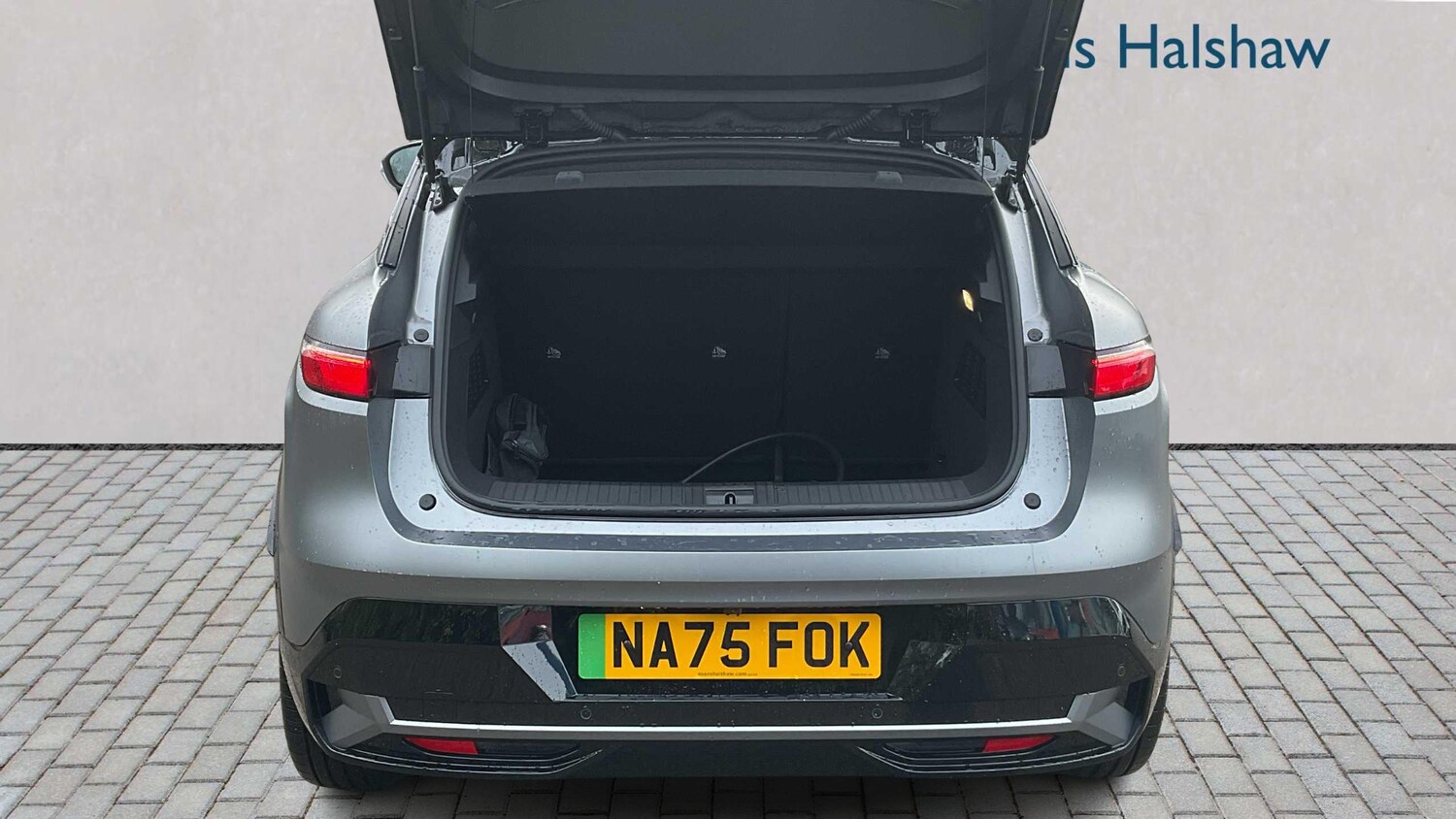 Used Renault Megane E Tech 2025 for sale - 77858212: Photo 8