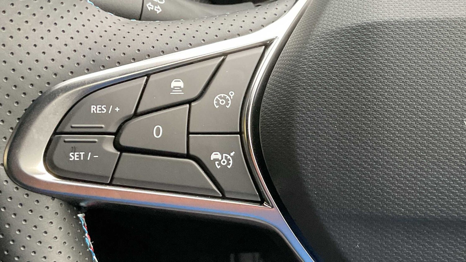 Used Renault Clio for sale - 77860228: Photo 20