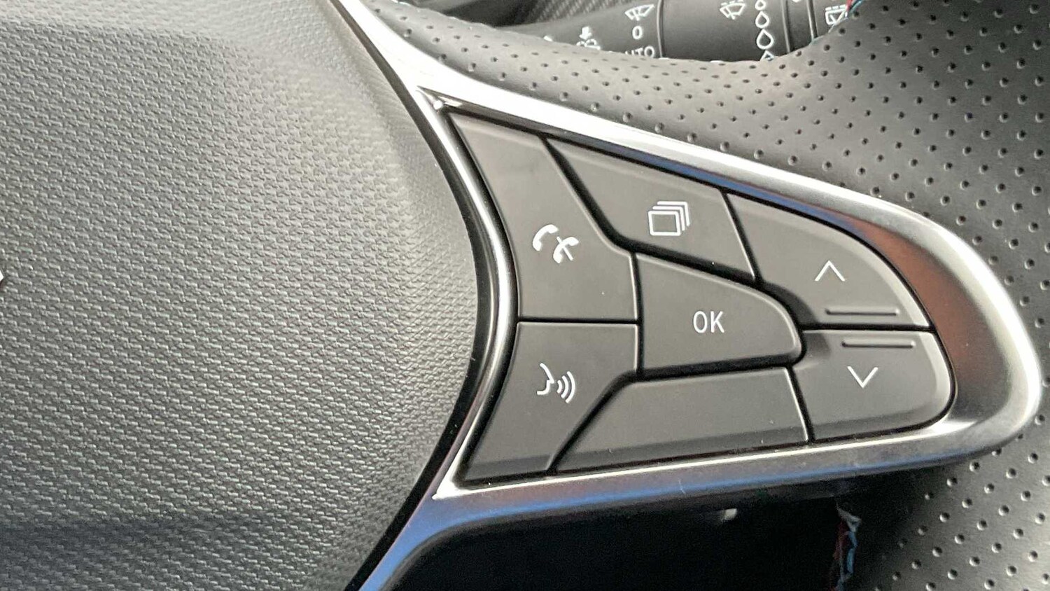 Used Renault Clio for sale - 77860228: Photo 21