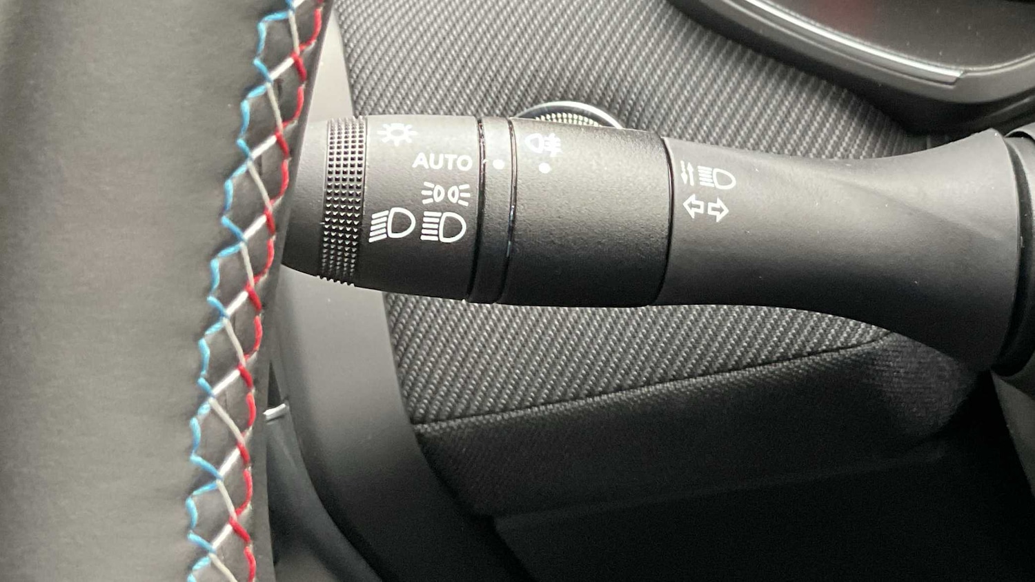 Used Renault Clio for sale - 77860228: Photo 22