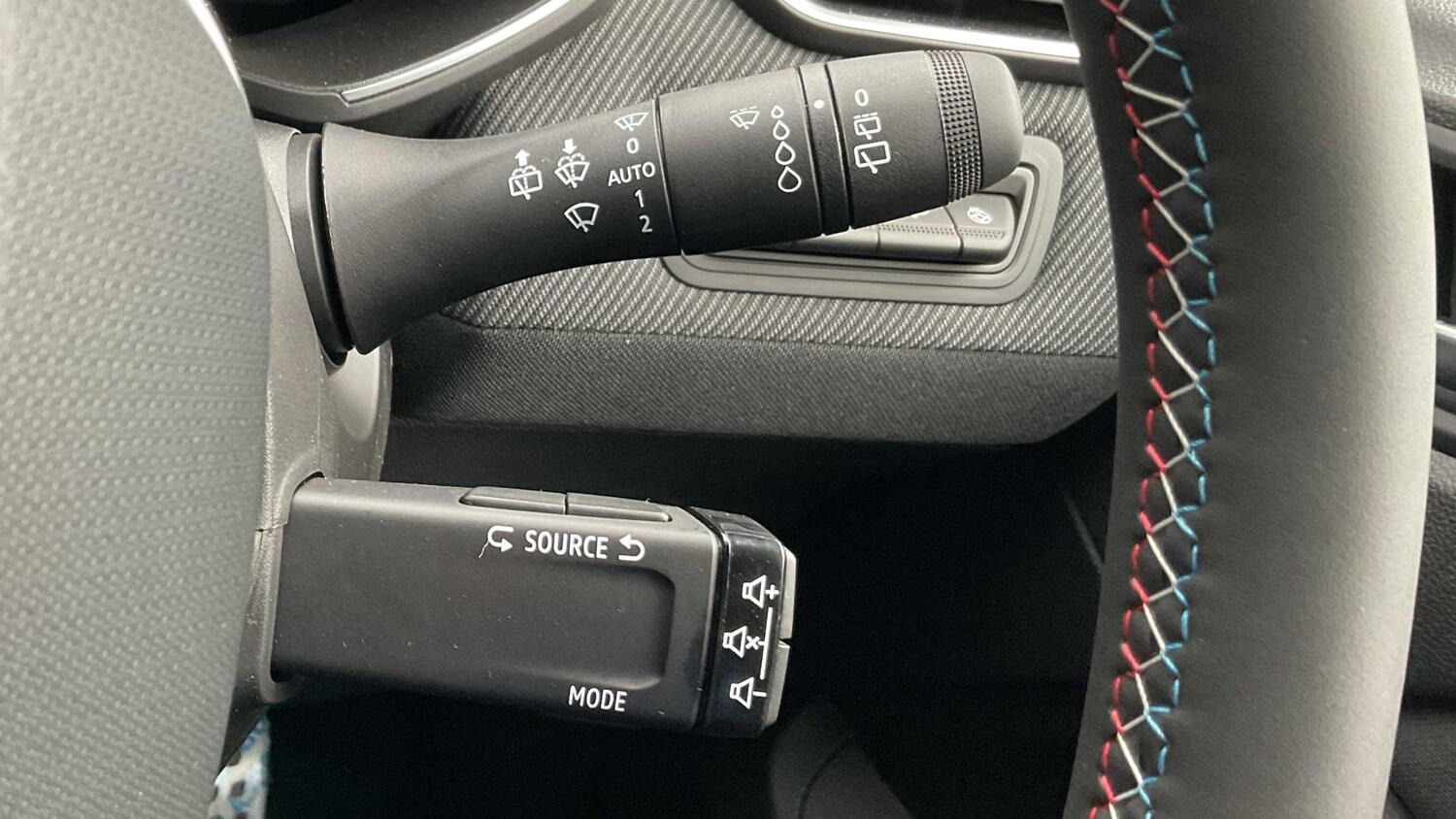 Used Renault Clio for sale - 77860228: Photo 23