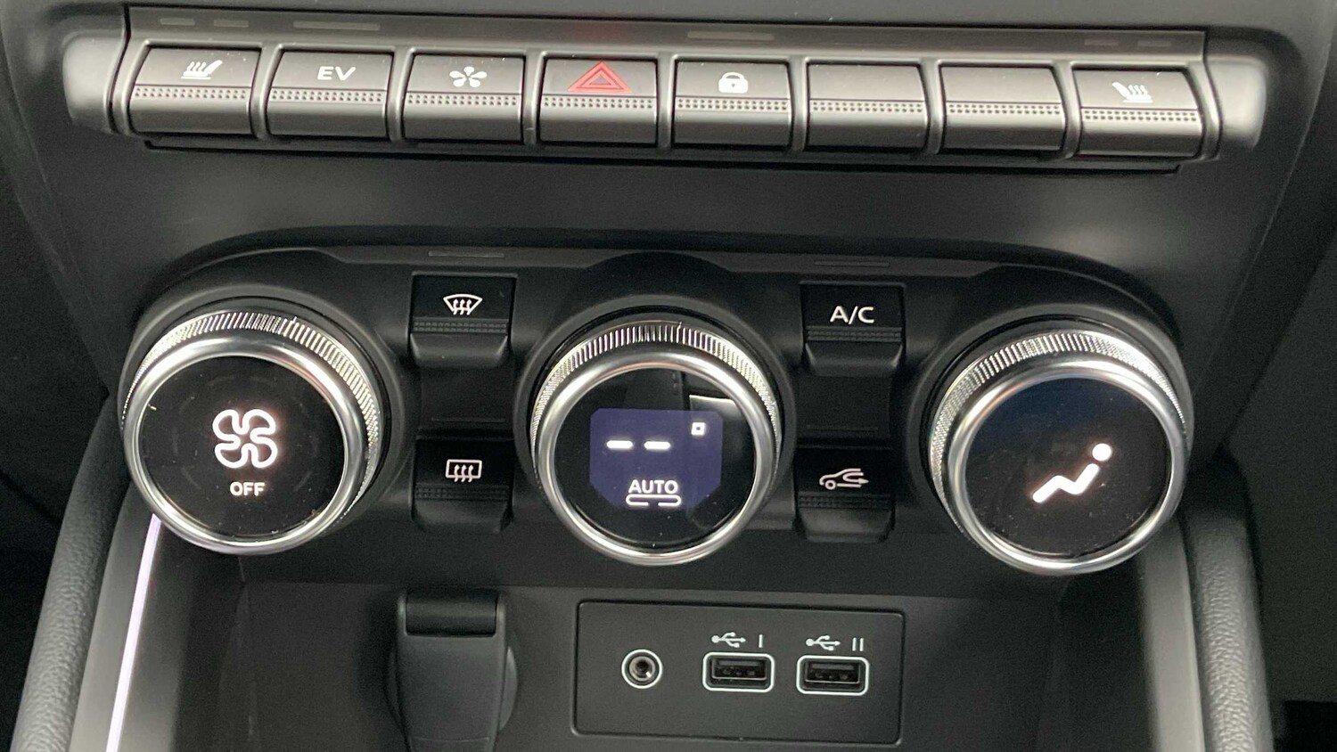 Used Renault Clio for sale - 77860228: Photo 27