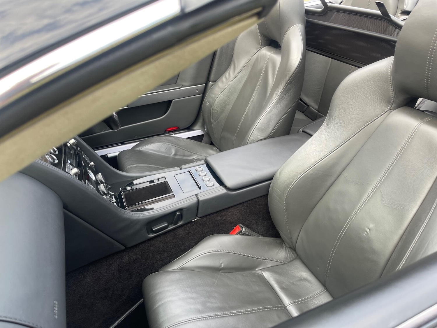 Used Aston Martin DB9 2005 for sale - 77804954: Photo 21