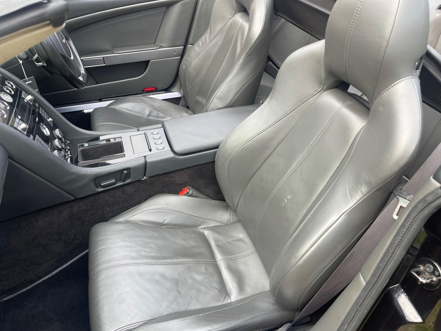 Used Aston Martin DB9 2005 for sale - 77804954: Photo 24