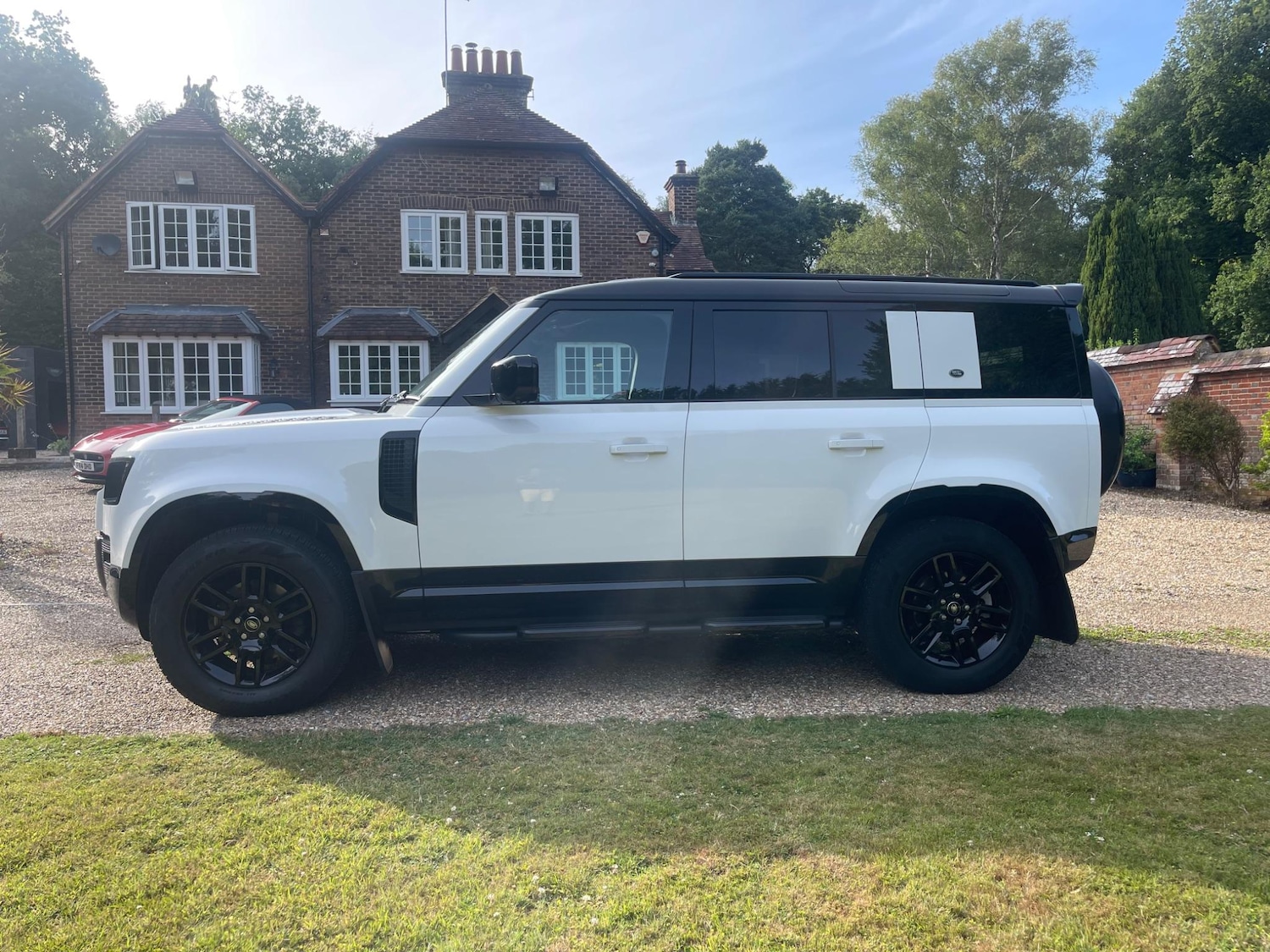 Used Land Rover Defender 110 2023 for sale - 77739320: Photo 4