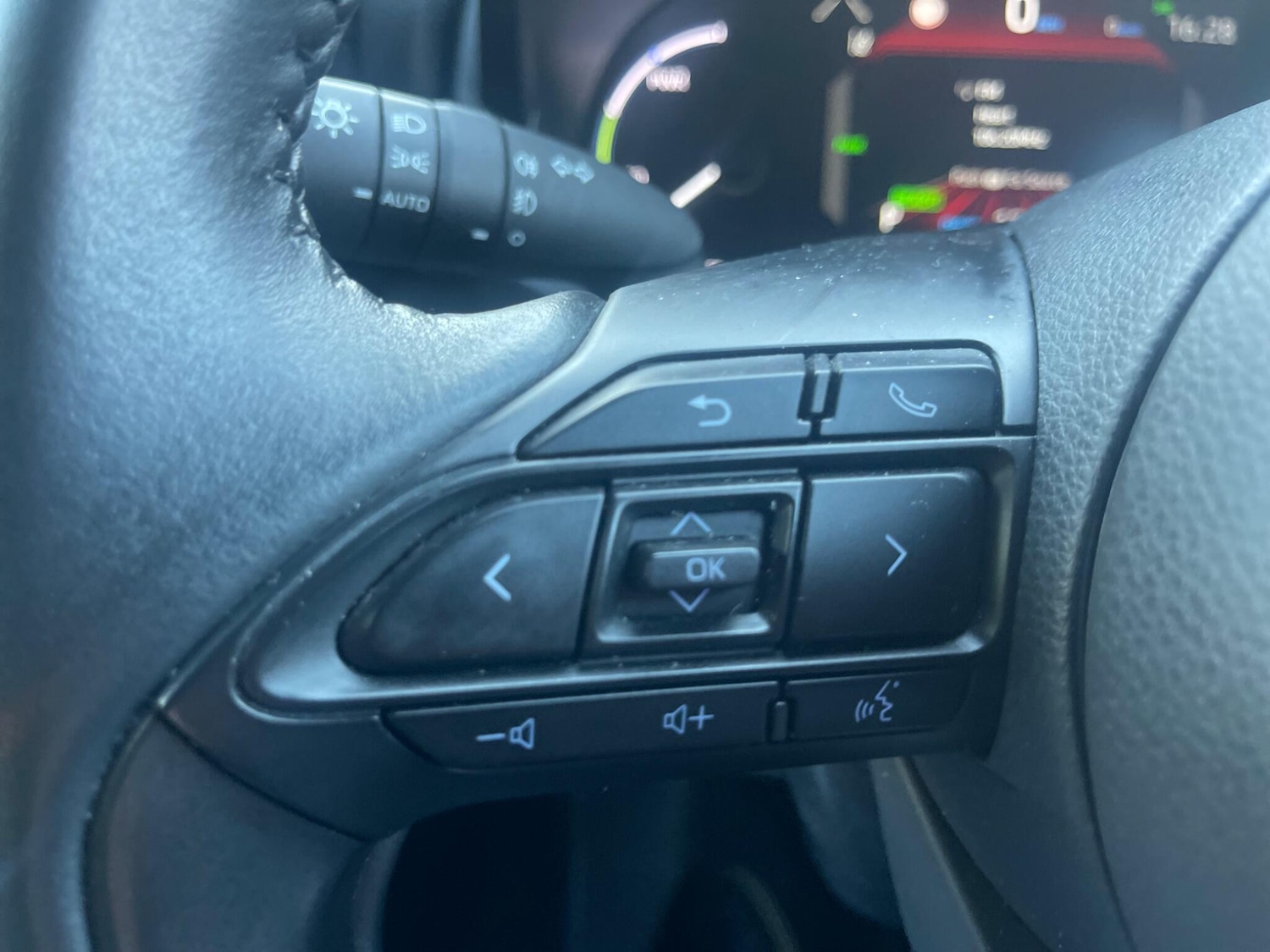 Used Toyota Yaris Cross 2024 for sale - 77739348: Photo 28