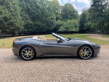 Used Ferrari California 2010 for sale - 79252195: Photo