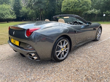 Used Ferrari California 2010 for sale - 79252195: Photo