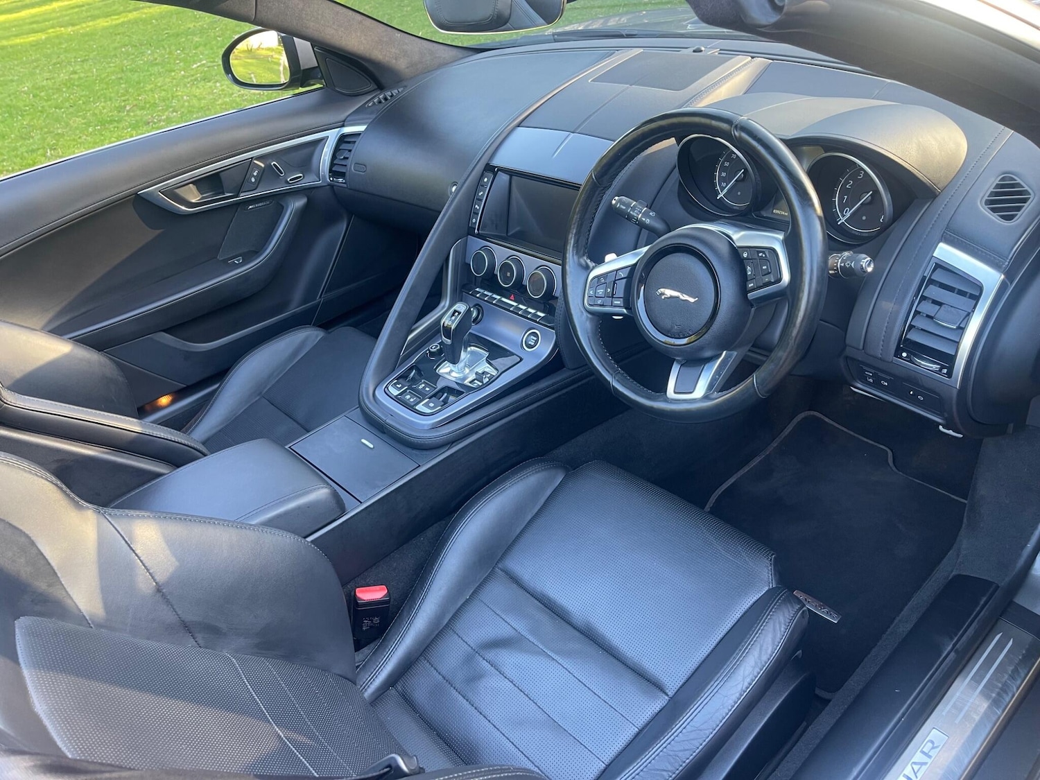 Used Jaguar F-Type 2017 for sale - 77919105: Photo 12