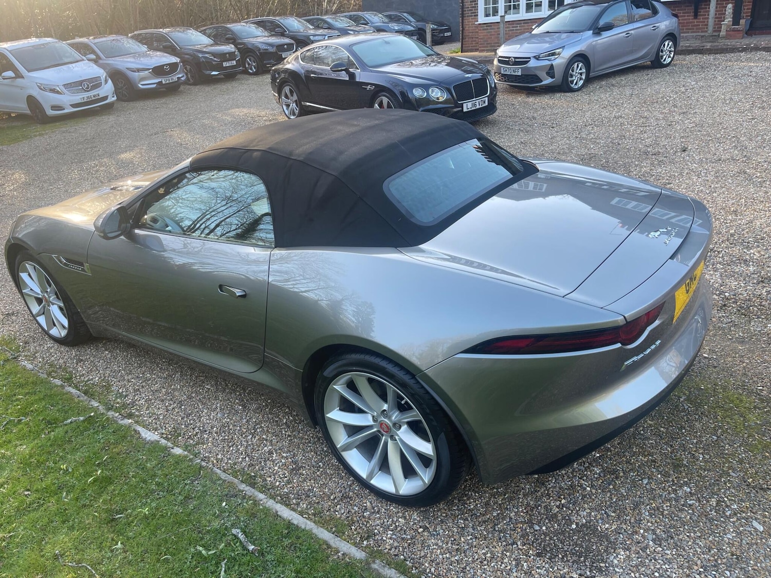 Used Jaguar F-Type 2017 for sale - 77919105: Photo 22