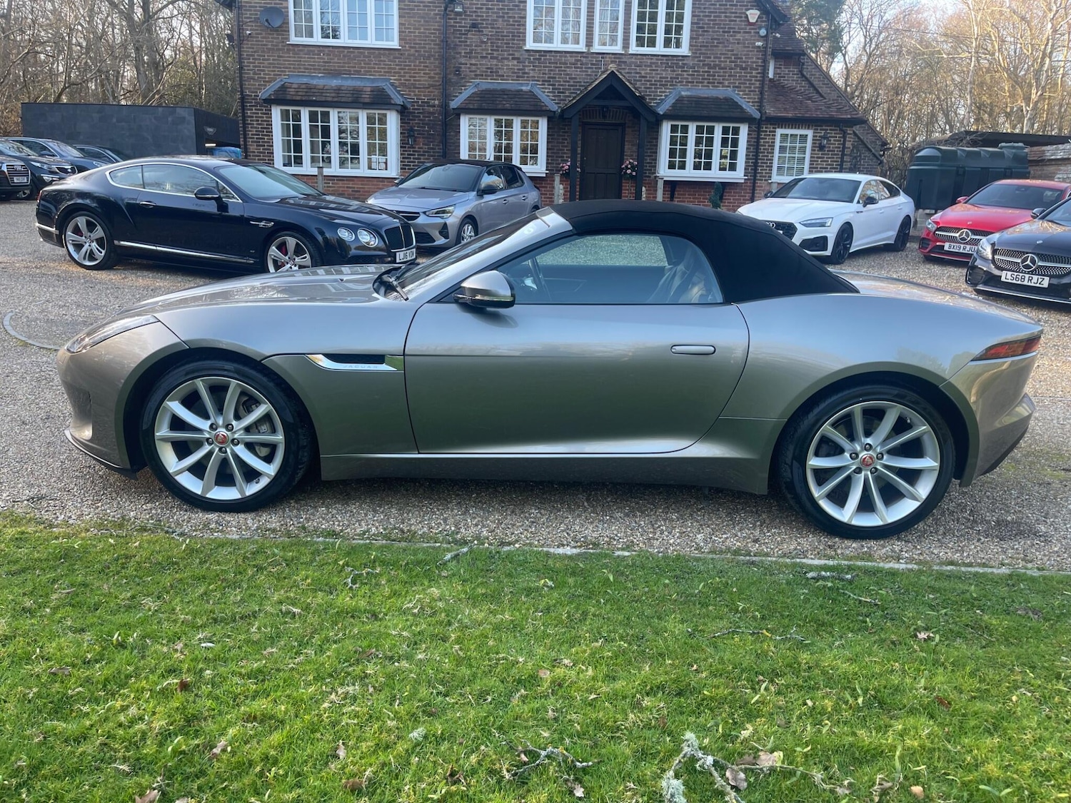 Used Jaguar F-Type 2017 for sale - 77919105: Photo 23