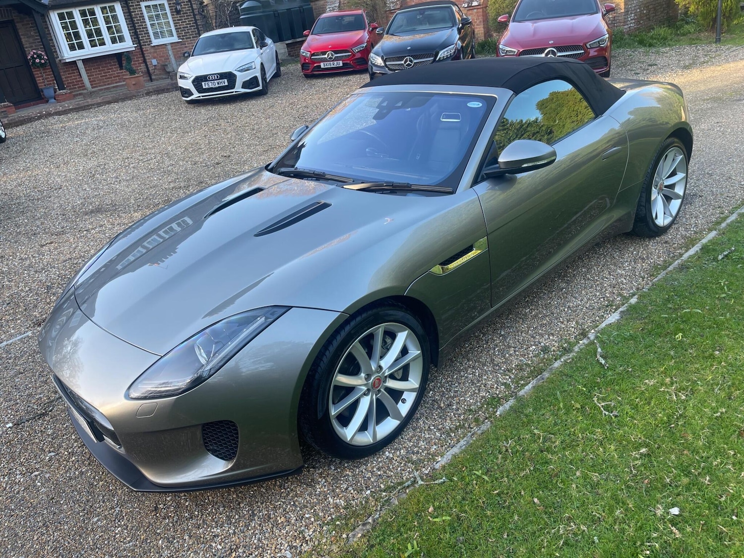 Used Jaguar F-Type 2017 for sale - 77919105: Photo 24